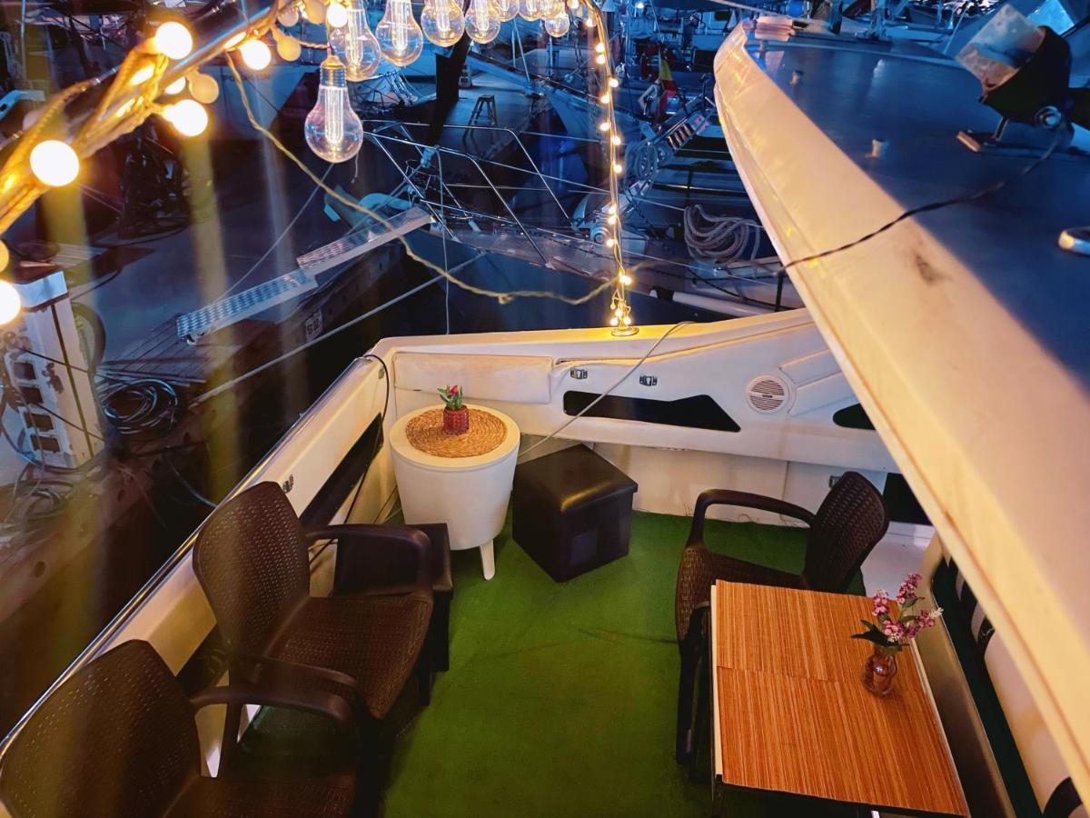 Yacht Hotel Barcelona Sant Adrià de Besòs Exterior foto